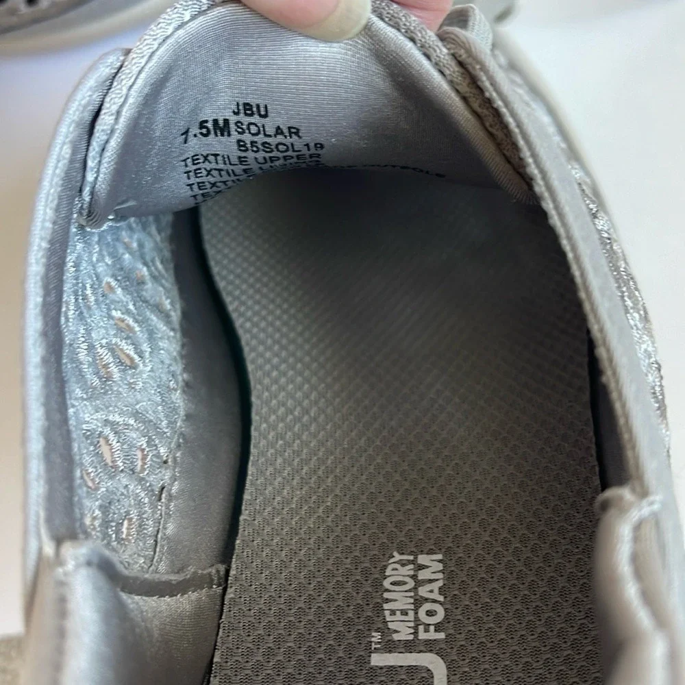 JBU Solar Gray Light Gray‎ Floral Lace Sneakers 7.5 NWT